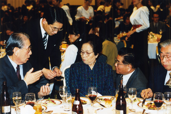 創立記念パーティの様子