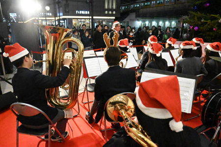 楽天地のクリスマスツリー点灯式