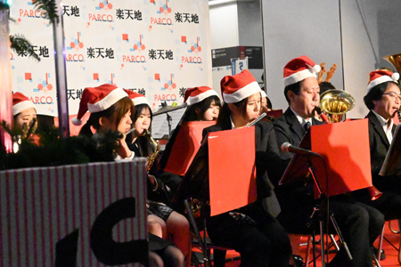 楽天地のクリスマスツリー点灯式