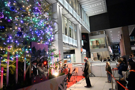 楽天地のクリスマスツリー点灯式