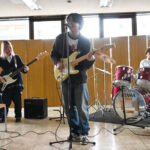 軽音部がクリスマスライブを行いました！