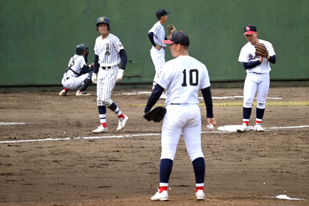春季野球本大会２回戦試合の様子